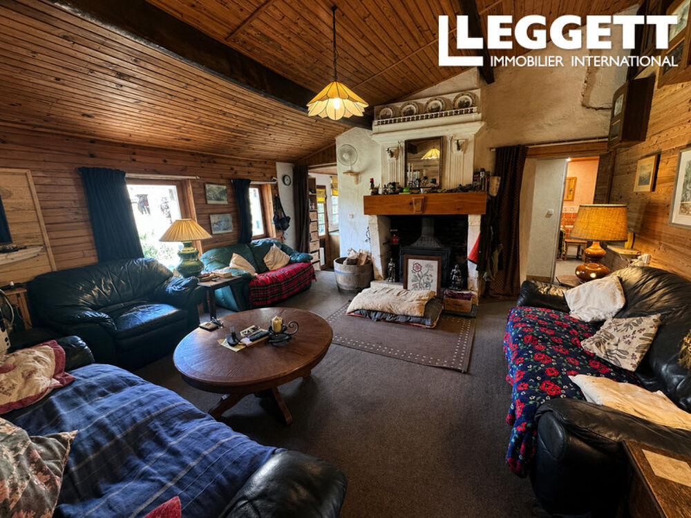 Vente Maison Maison en pierre de caractère offrant de beaux volumes et un potentiel d'aménagement Val-de-livenne