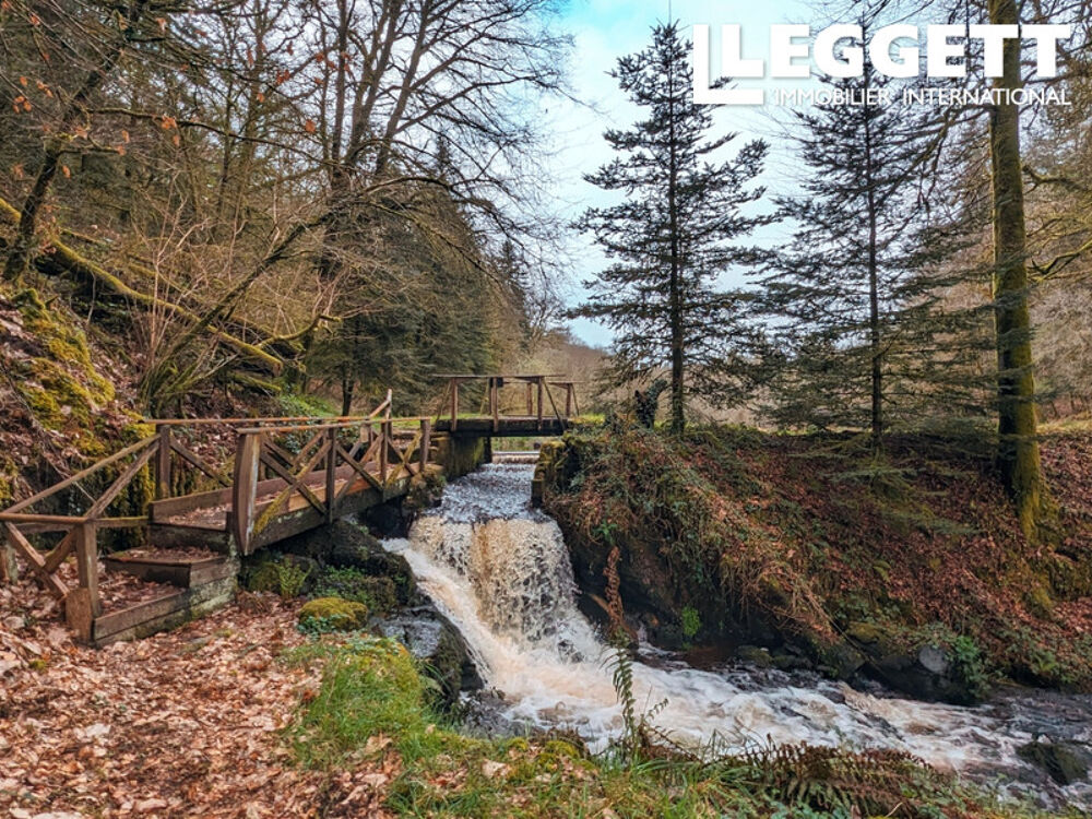 REDUITE! Charmant moulin à eau + maison de 3 chambres, 2 lacs sur environ 6,5 hectares de campagne pittoresque