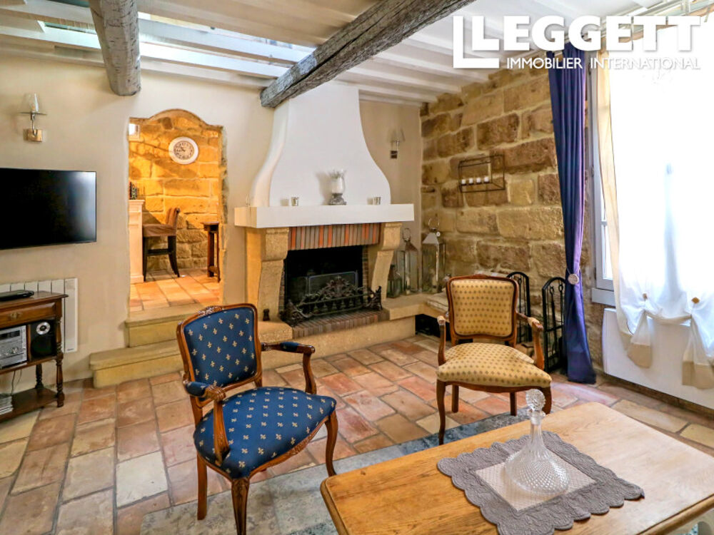 Vente Maison Élégante maison de ville en pierre du XVIIIe siècle avec cheminée au c?ur d?Uzès UzÈs