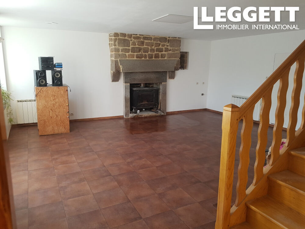 Vente Maison Une grande maison en pierre avec 4 chambres, un garage et un accès facile aux villes de Flers et Tinchebray. Landisacq