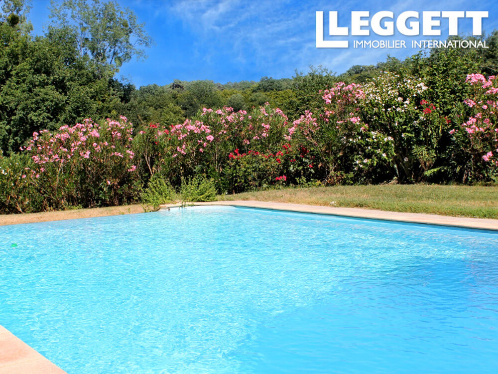 Domaine périgourdin rénové avec gîte rentable, piscine et parc privé à quelques minutes de Bergerac