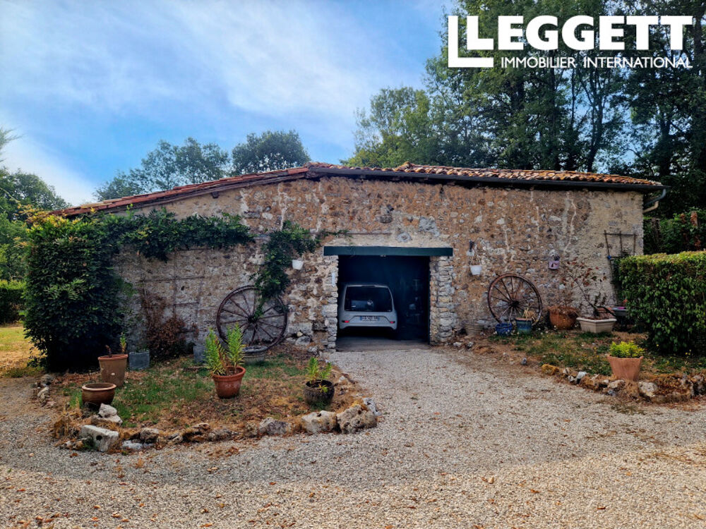 Vente Maison Charmante maison de plain pied avec grange et un bois séparé, dans un secteur calme à 20 min d'Angoulême Vouzan