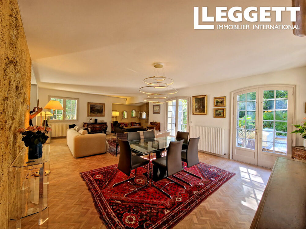 Vente Maison Spacieuse et Jolie maison familiale avec 6 chambres, piscine et jacuzzi située dans un environnement calme. AngoulÊme
