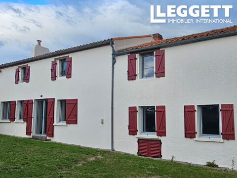   Maison en pierre XIXe r�nov�e 268 m�, 4 chambres dont 1 RDC, d�pendances et terrain avec puits Maison - 6 pi�ce(s) - 268 m�