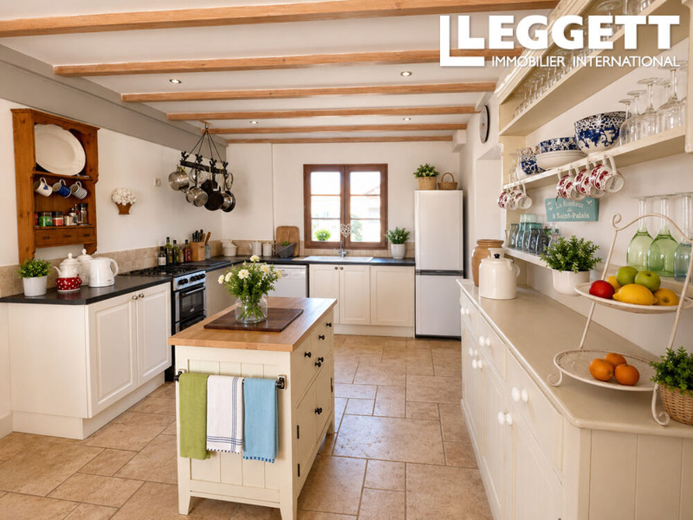 Vente Maison Maison individuelle moderne de 4 chambres avec grand jardin, à proximité de Saintes et Royan.<br /> Corme-royal