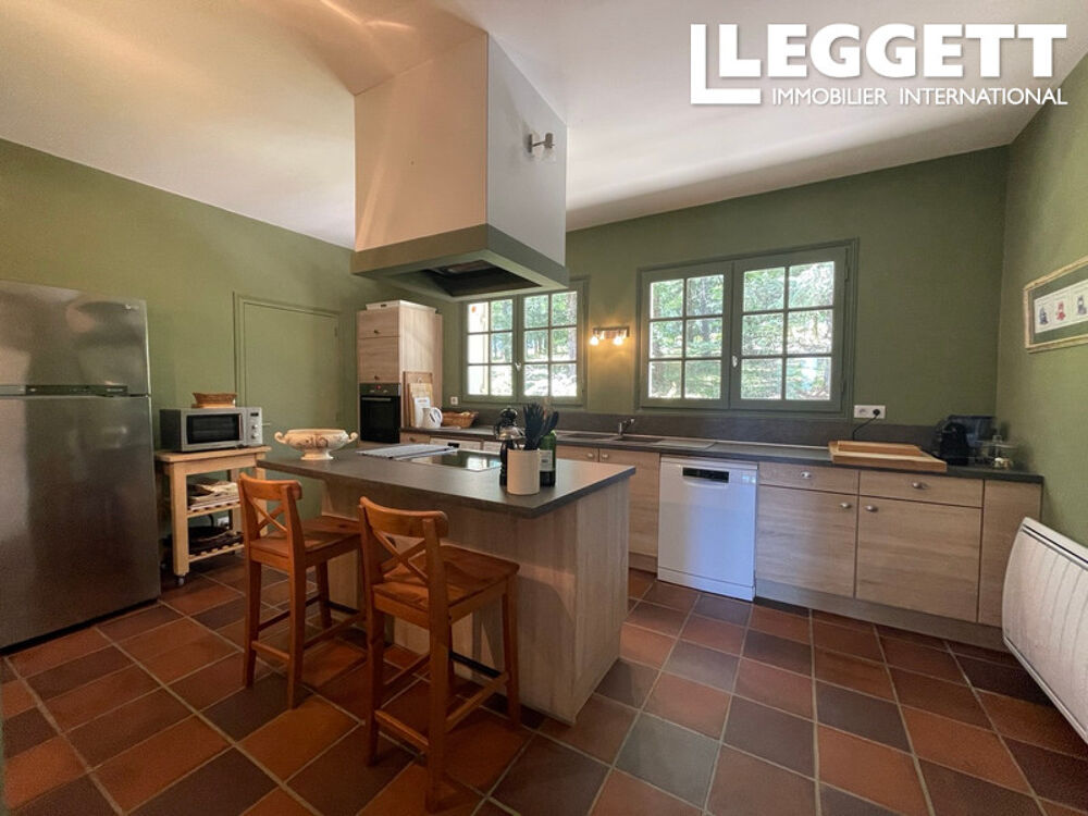 Vente Maison Périgord Vert : Belle maison charmante (5 chambres)  avec piscine et magnifiques vues,  jardin mature. Saint-raphaËl