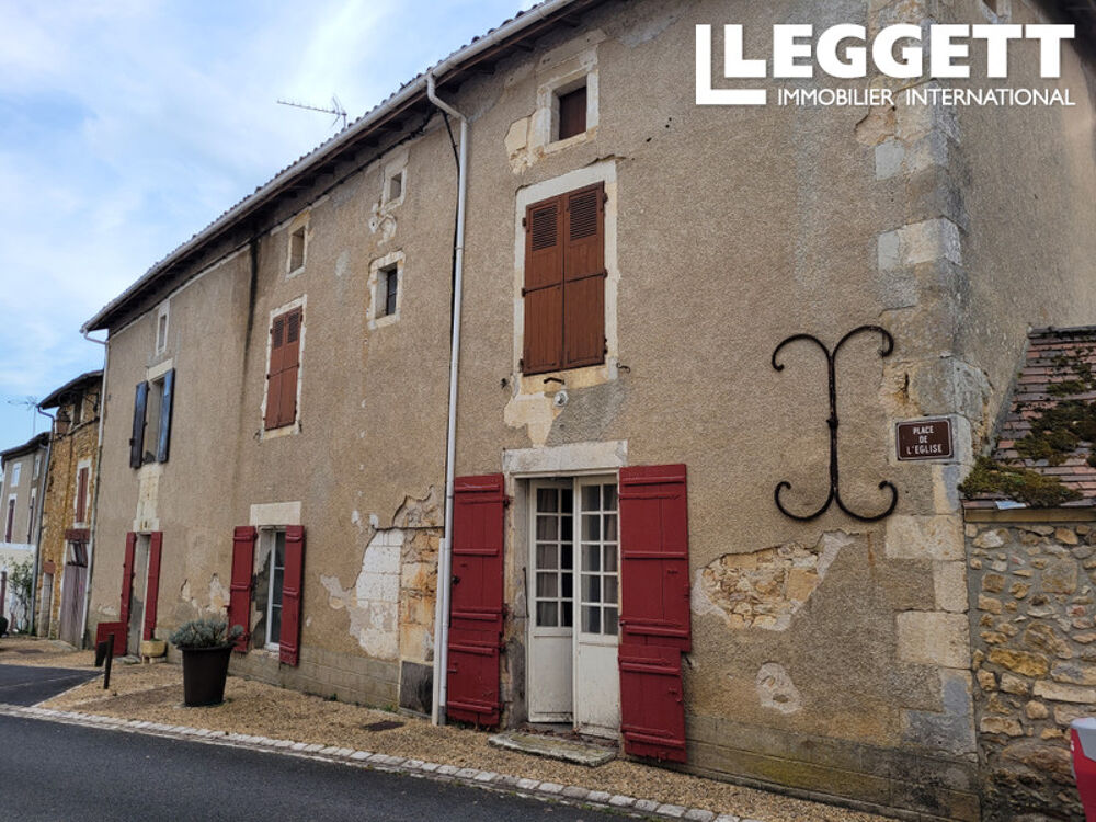 Spacieuse maison dans le charmant centre du village, 6 chambres, 2 salles de bains, garage, atelier et jardin