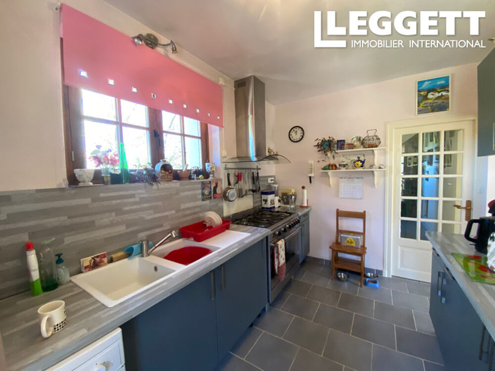 Vente Maison Belle maison de campagne avec gîte, grange, atelier et écuries sur 2 hectares, sans voisins. ChÂteaumeillant