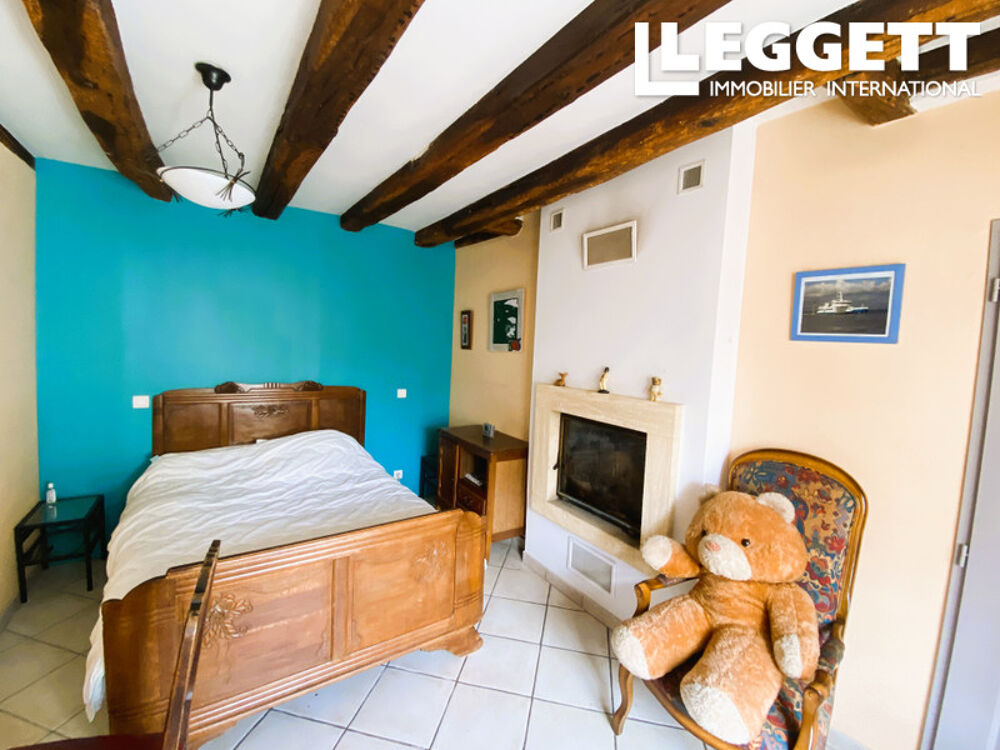 Vente Maison Deux belle maisons individuelles disposées autour d'une cour avec jardins, à proximité de la forêt de Tronçais Meaulne-vitray