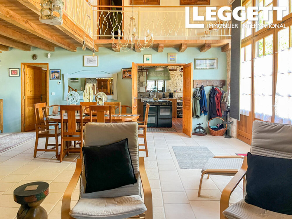 Vente Maison Élégante maison d'architecte aménagée dans une ancienne grange avec jardins paysagers Villiers-le-roux