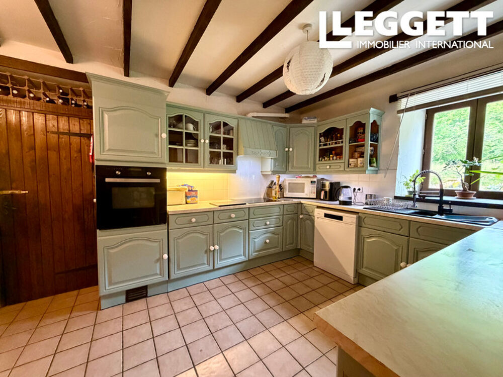 Vente Maison Maison de campagne indépendante : maison, 4 gîtes, piscine et un terrain de plus de 2.9 hectares Pressignac