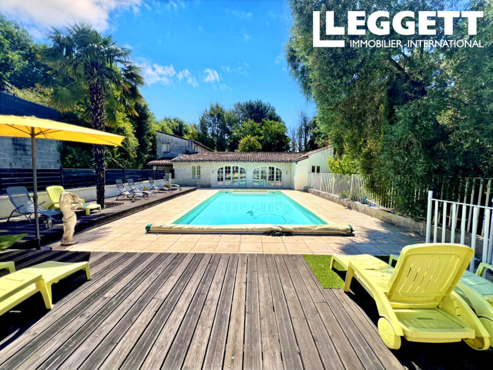 Vente Maison Maison 3 chambres, maison d'amis 4 chambres, salle de séminaire,piscine, terrain 6353m², entre Saintes/Pons. Courcoury