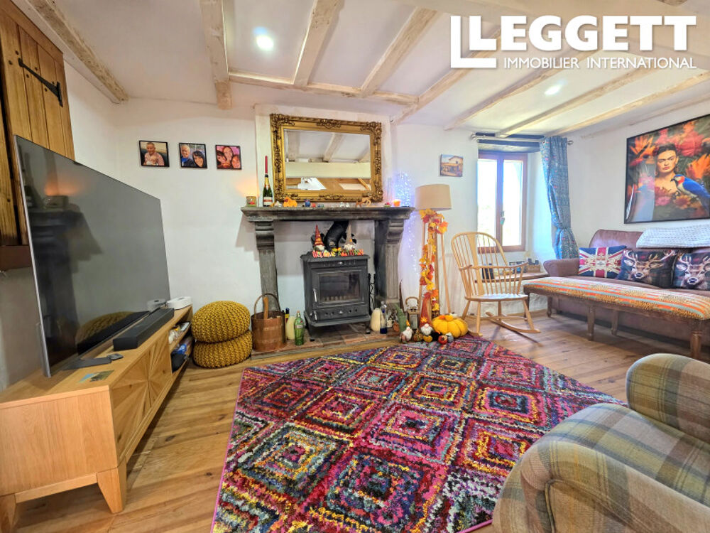 Vente Maison Maison en pierre rénovée près de Chabanais, 2 chambres, grandes granges et maison à rénover<br /> Chirac