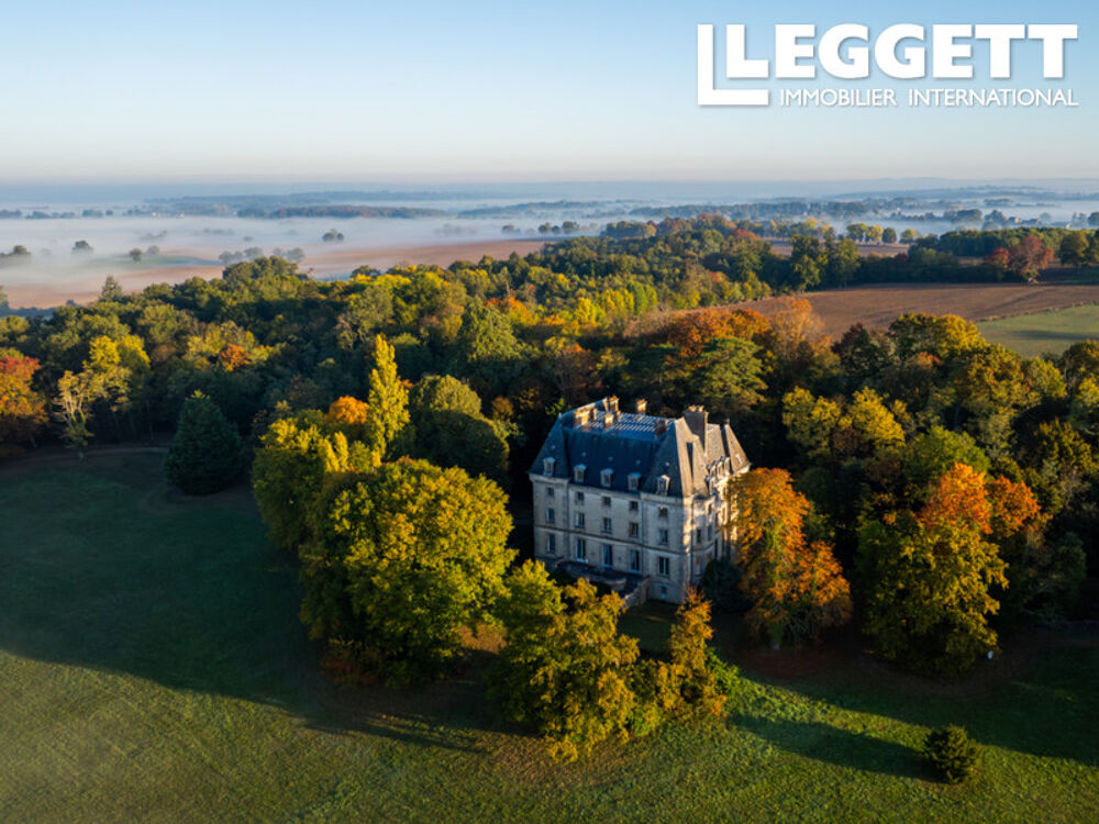 Château historique exceptionnel et bâtiments de domaine,