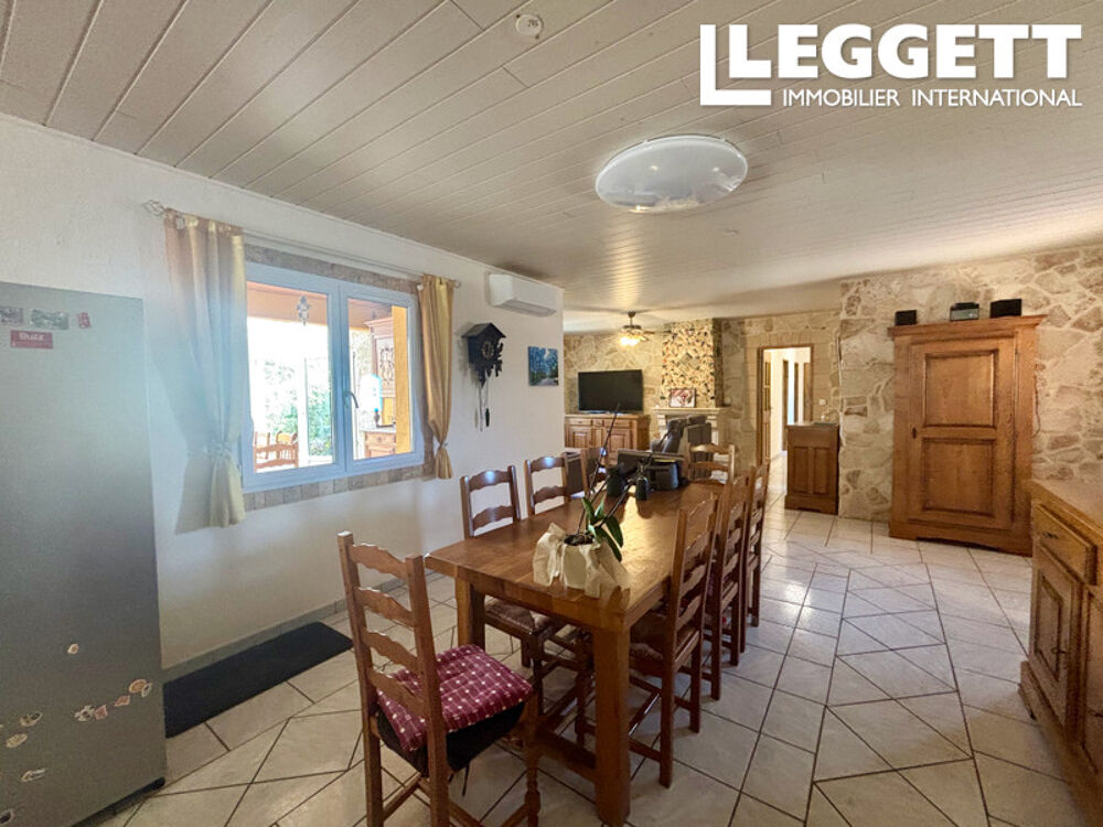 Vente Maison Maison d'habitation avec séjour, cuisine,5 chambres,1 salle de bain,2 gîtes,pisicine,garage , jardin Saint-ambroix