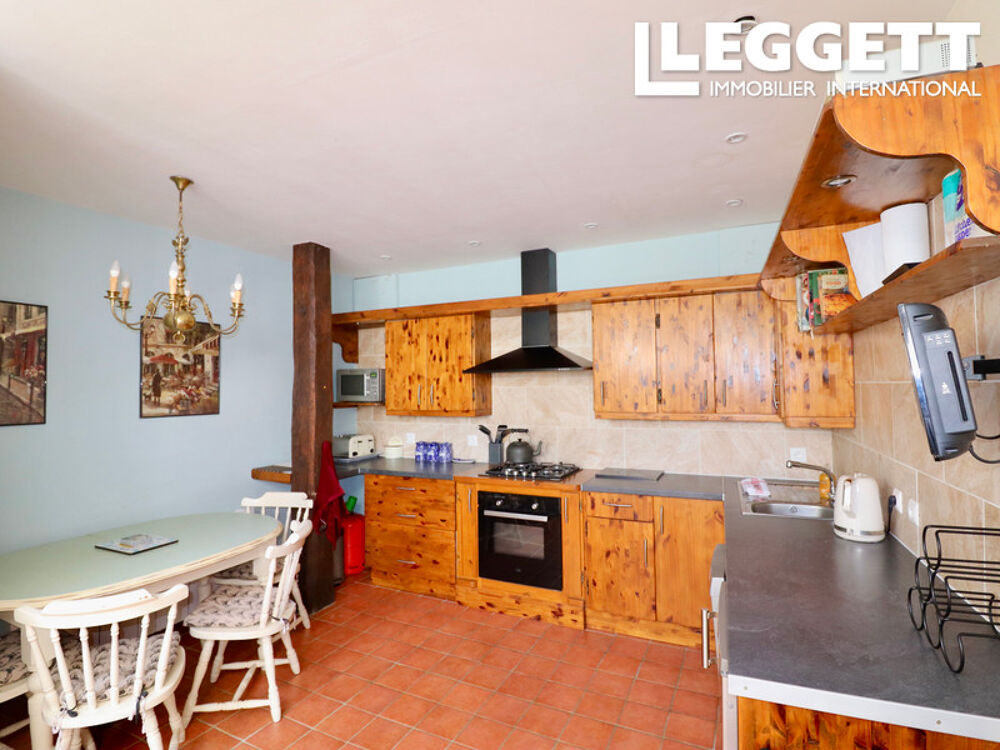 Vente Maison Deux charmantes maisons en pierre; jardin attenant; piscine; rénovation de la grange à terminer. Montbron