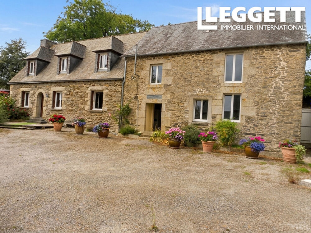 Propriété de caractère en pierre avec seconde habitation, dépendances et 4 109 m² de terrain, puits