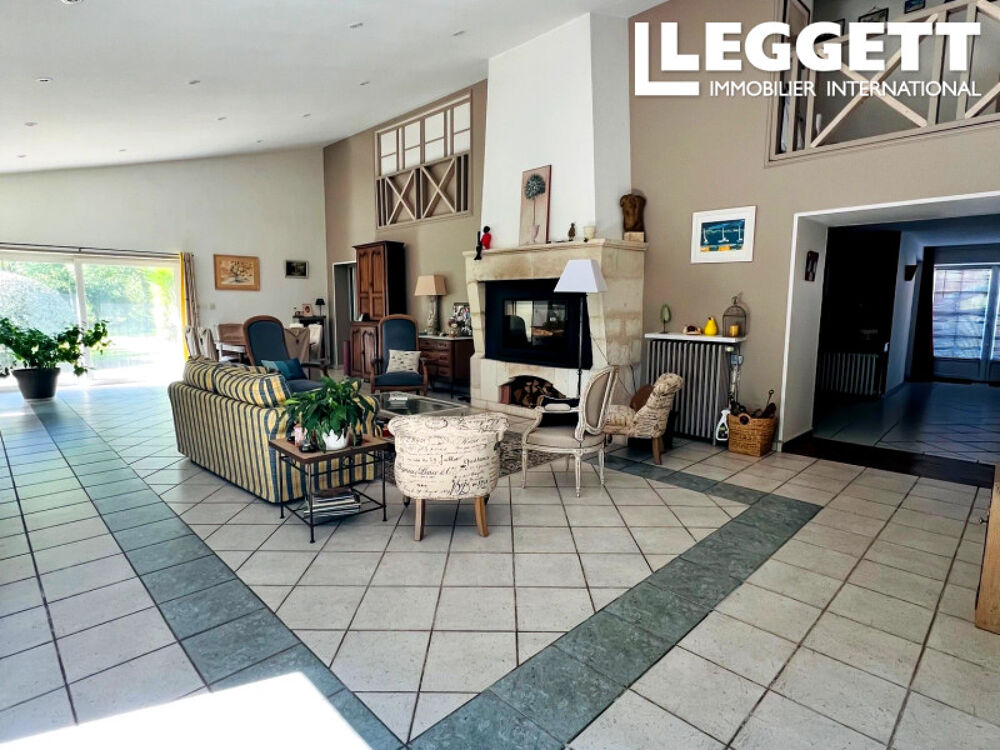Vente Maison Maison 4 chambres avec beau terrain arboré et garage, coeur de bourg St Sauveur d'Aunis Saint-sauveur-d'aunis