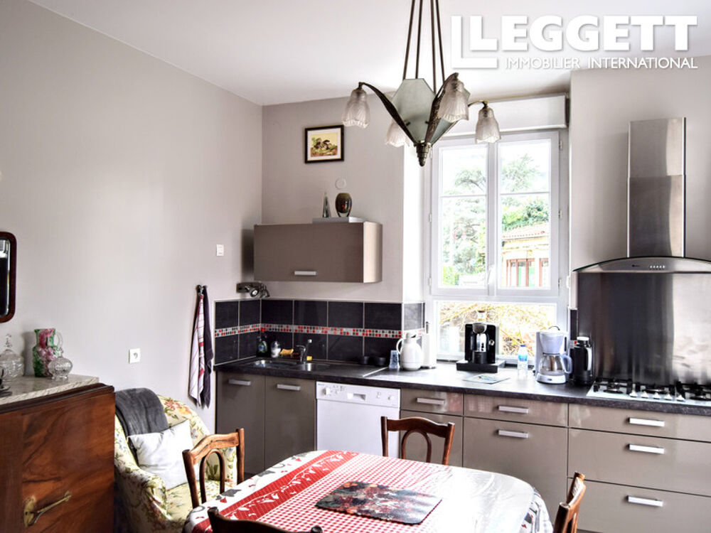 Vente Maison Maison individuelle de six chambres avec deux studios indépendants dans le village de Loures-Barousse. Loures-barousse