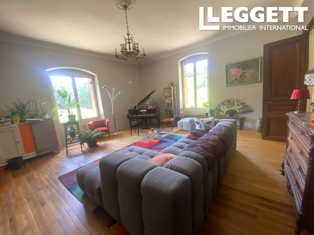 Maison de Maître dans une clairière-12 pièces-dépendances-7,7 ha de prairie+bois, Havre de paix exceptionnel