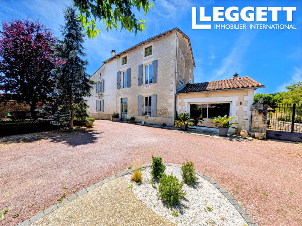 Vente Maison Élégante Maison de Maître avec dépendances au c?ur de Verteuil-sur-Charente - 3 chambres Verteuil-sur-charente