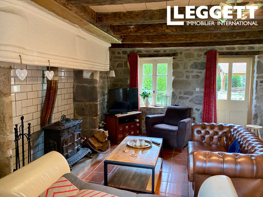 Vente Maison Une maison creusoise avec deux logements séparés, une grange et un jardin attenant avec vue imprenable. Saint-yrieix-la-montagne