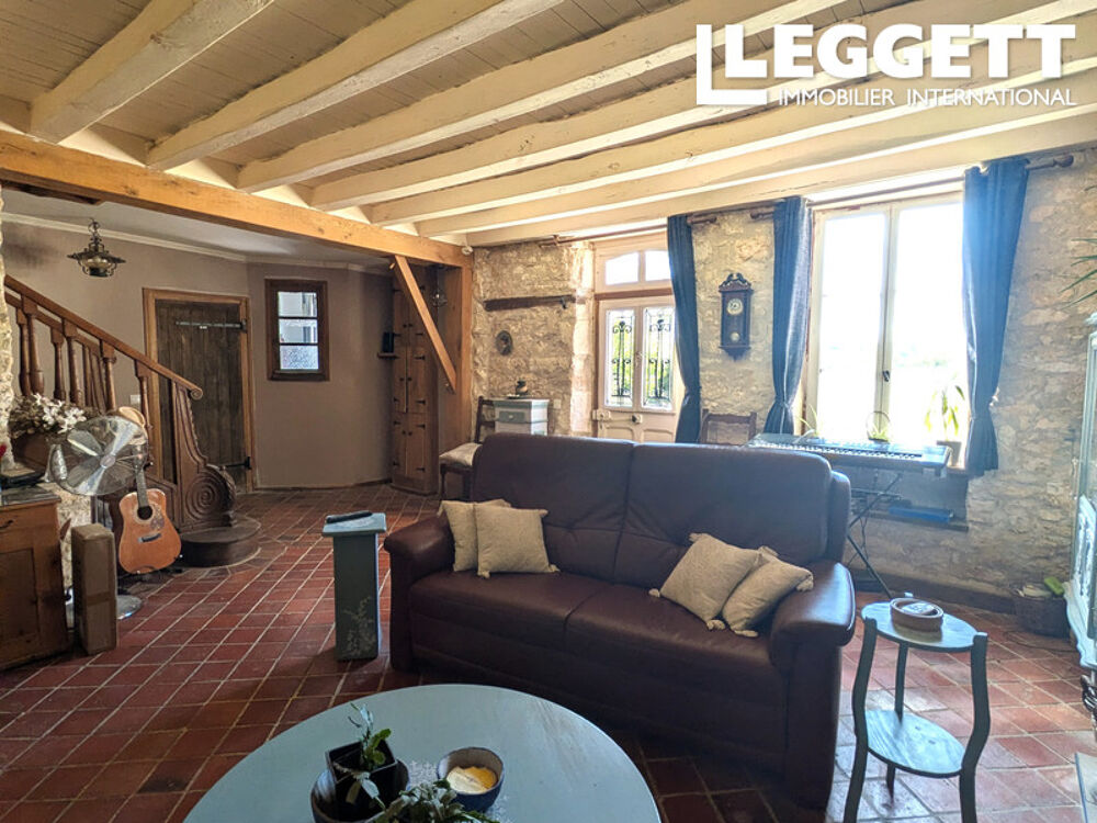 Propriété rurale polyvalente avec gîtes, ateliers, grange et piscine