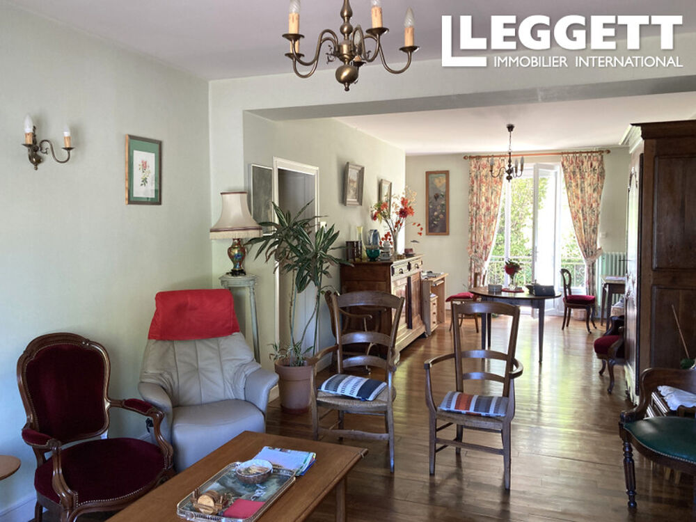 Vente Maison Charmante maison de 5/6 chambres au c?ur d'un village, avec cour et fort potentiel gîte/commercial. Saint-martin-l'ars