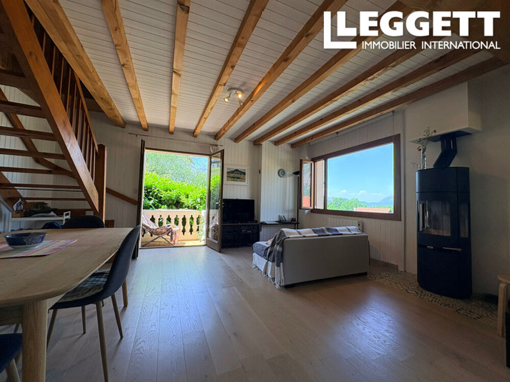 Vente Maison Charmante maison de village avec vue panoramique sur les montagnes, joli jardin et beau potentiel Giez