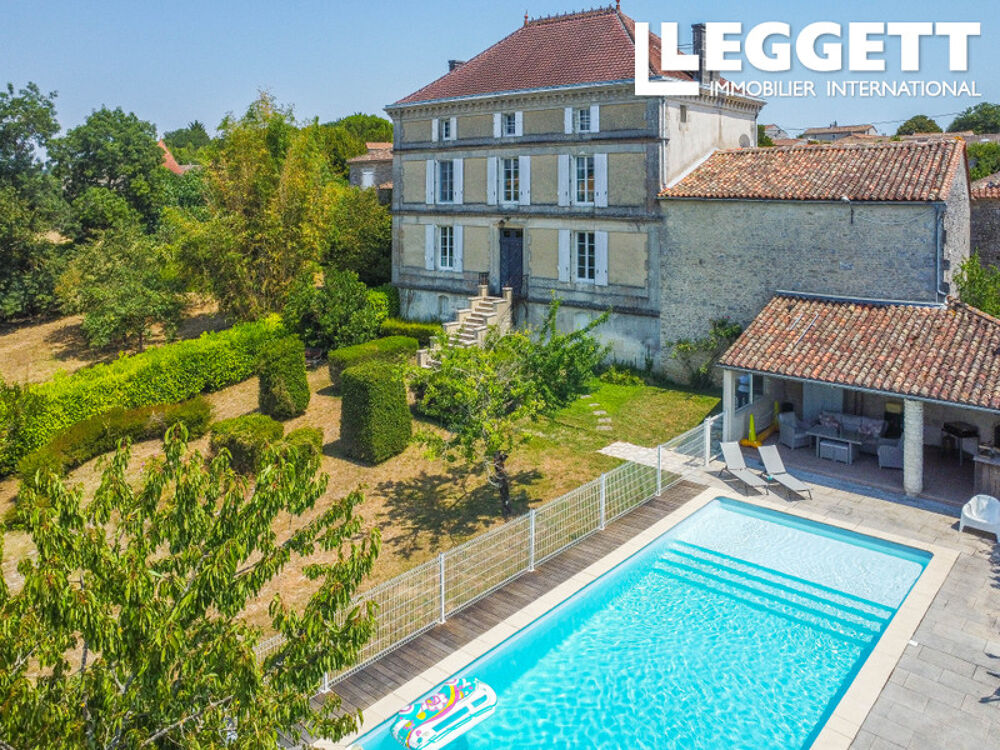 Maison 7 pièces 295 m² · à Angoulême · 295 m² · 593 600 €