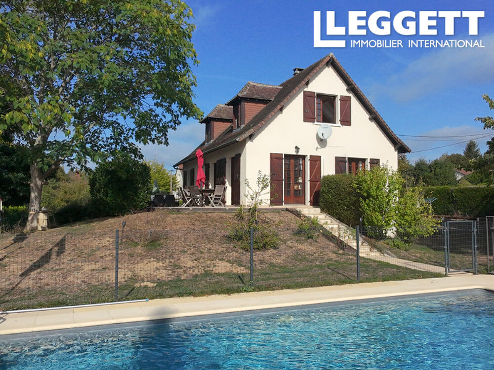 Spacieuse maison de village 4 chambres avec piscine, terrasse, vues sur la campagne et logement modulable