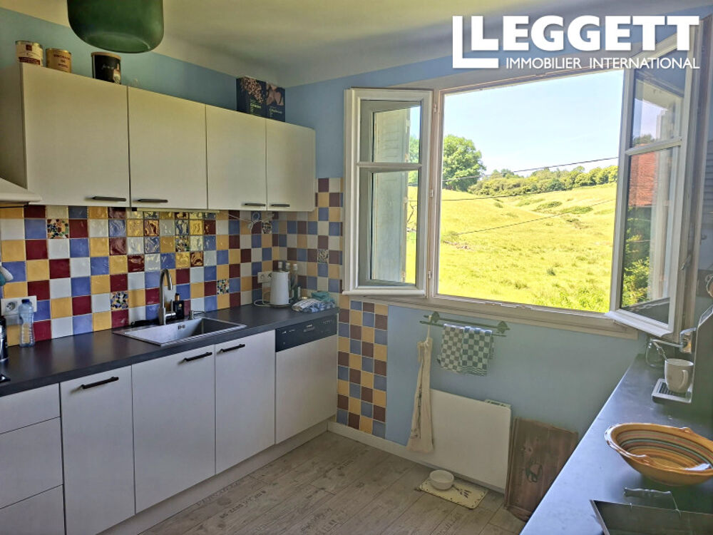 Maison familiale de 3 chambres, prête à emménager, avec piscine chauffée