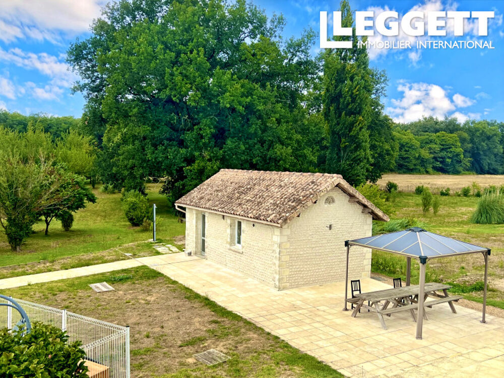 Vente Maison Grand maison de village 9 chambres, piscine, parc et jardins, proche du commerce. Lorignac