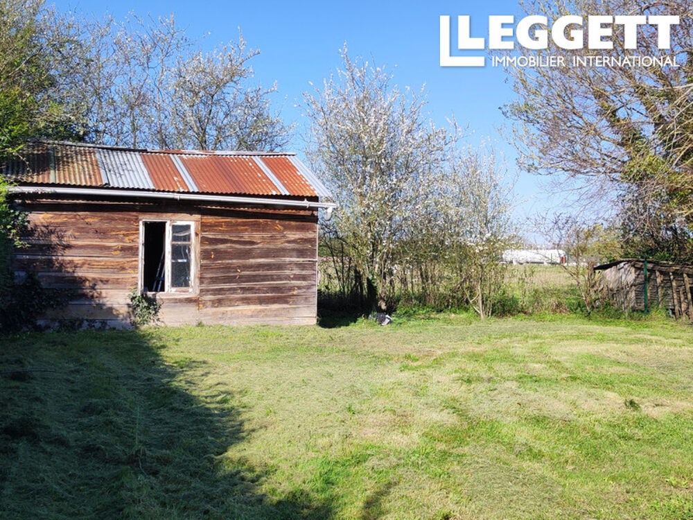 Vente Maison Maison individuelle de 3 chambres à rénover, située au c?ur d'un village avec commerces, garage et jardin Chaunay
