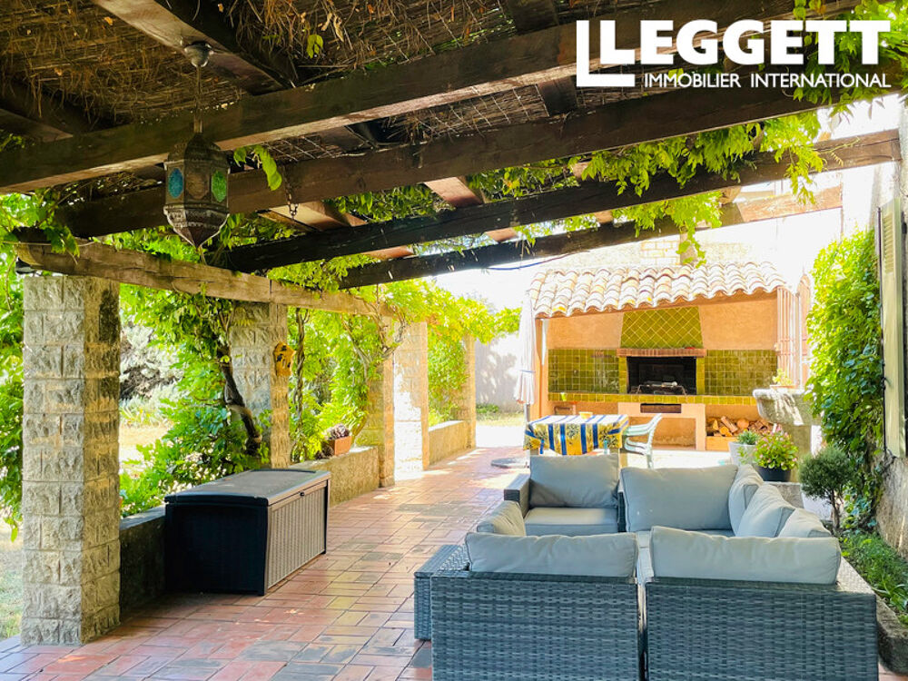Le Luc en Provence, Belle bastide de 5 chambres, 8 pièces, piscine, garage, puits sur un terrain de 12 132 m²