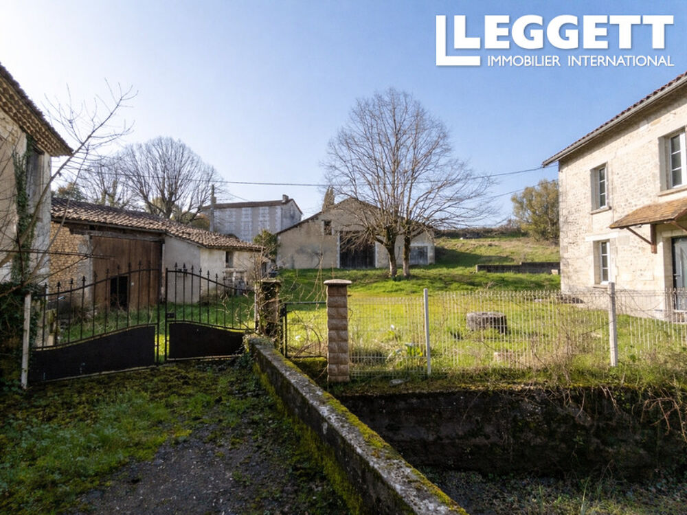 Vente Moulin Authentique moulin à eau avec maison en pierre, dépendances et terrain de 15 362 m² Montmoreau