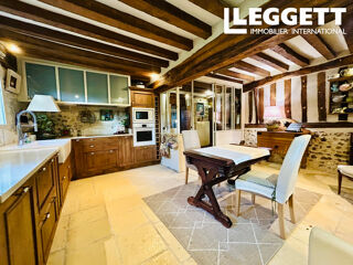  Maison  vendre 8 pices 220 m