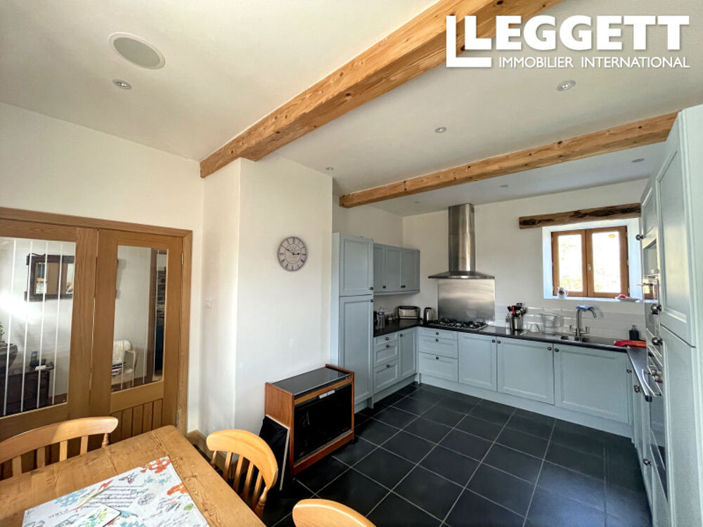 Vente Maison Superbe maison en pierre de caractère avec deux chambres, située dans un hameau paisible, sur un terrain de 2 Saint-mayeux