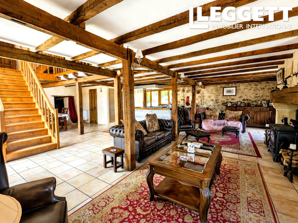 Vente Maison Magnifique grange rénovée de cinq chambres, deux gîtes, piscine et 7,5 hectares de terrain Pageas