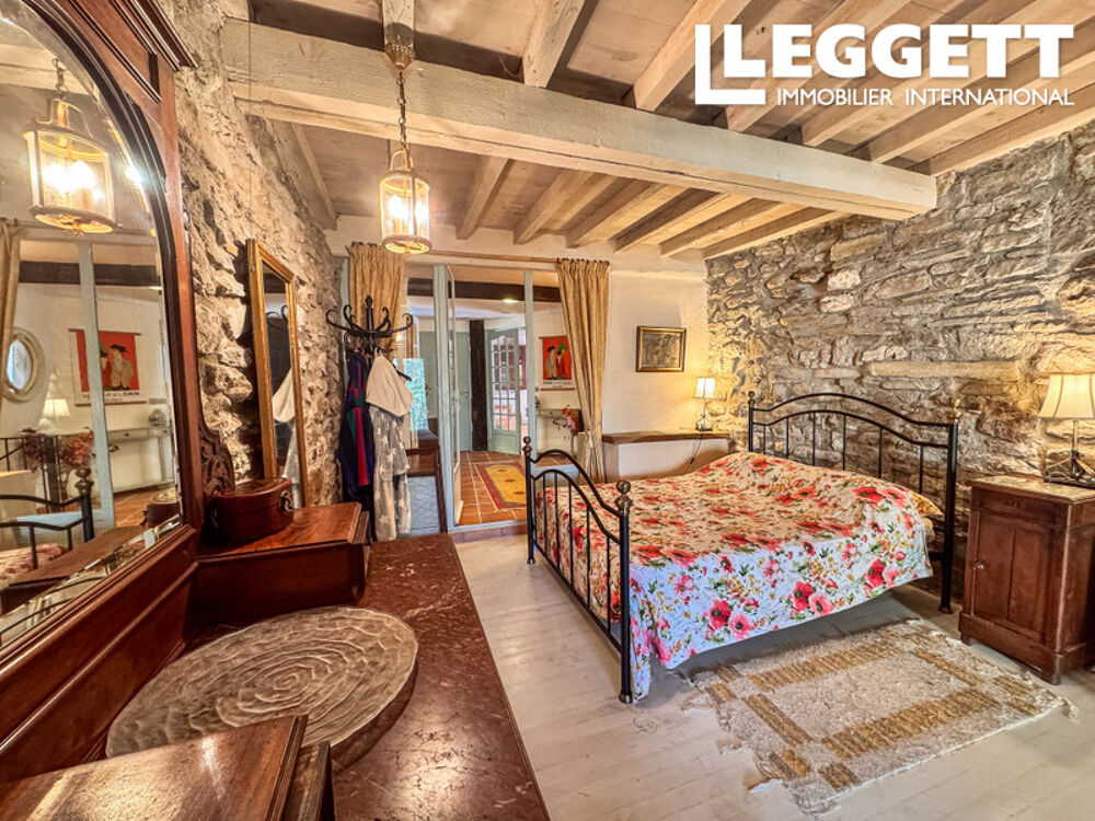 Maison en pierre avec terrasse et jardinet, vue dégagée sur le vieux pont, les vignes et les montagnes ? Monze