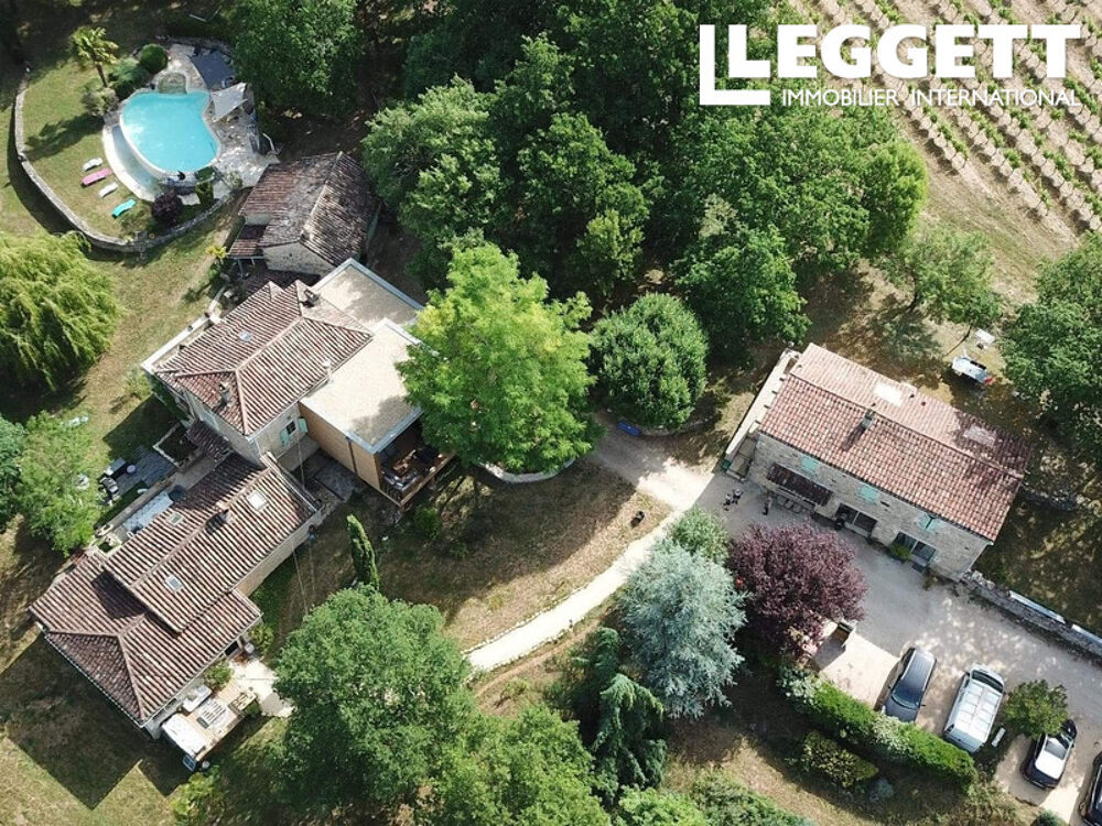 Vente Maison Authentique domaine de campagne avec trois maisons et mille façons de vivre Albas