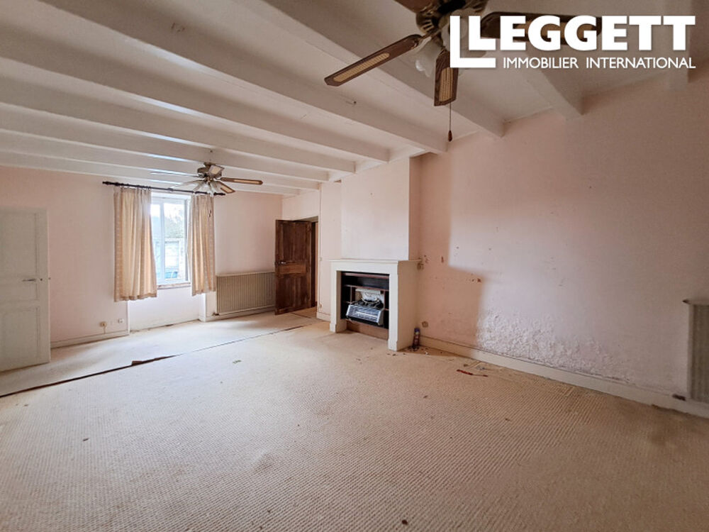 Vente Maison Grande longère 5 chambres avec piscine, véranda, jardin et dépendances Chef-boutonne