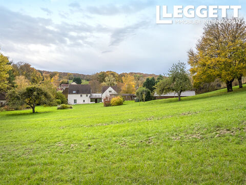   Maison de campagne avec une grange amnage, offrant 6 chambres et 3 salles de bains. Maison familiale. Maison - 8 pice(s) - 225 m