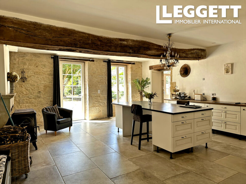 à vendre  Propriété/château Fougueyrolles (33220)