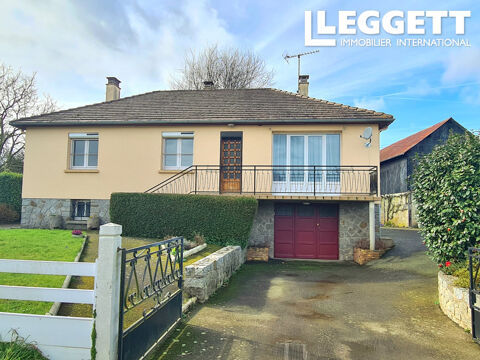   Cette charmante maison de style pavillon, comprenant trois chambres, dispose de plusieurs d�pendances et est i Maison - 5 pi�ce(s) - 87 m�