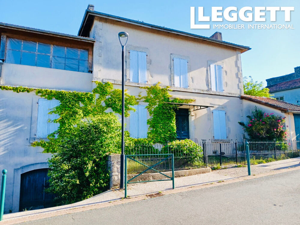 Vente Maison Grande propriété de village de 8 chambres avec potentiel de chambres d?hôtes ? Sud Cantal Saint-santin-de-maurs