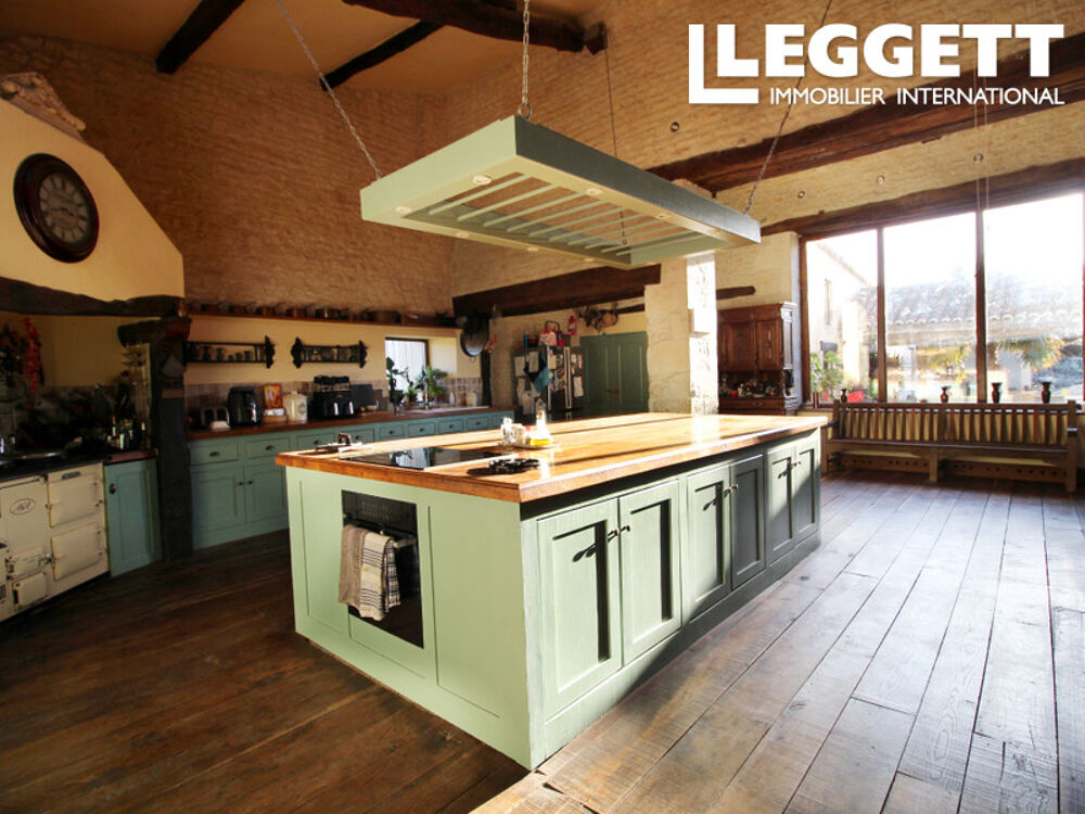 Vente Maison Beau logis sans voisins, avec un vaste terrain, une forêt privée, plusieurs dépendances et deux chambres d'ami Chives