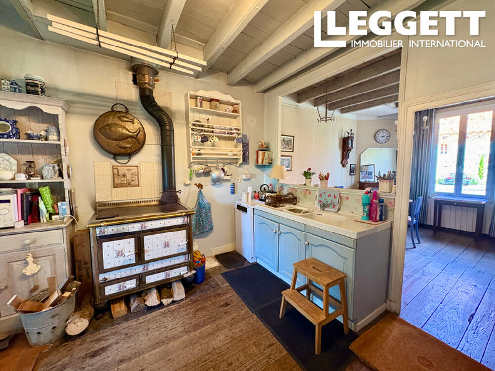 Vente Maison Situé au c?ur du village. Maison de 3 chambres, au charme rustique, avec un joli jardin privé. Abjat-sur-bandiat