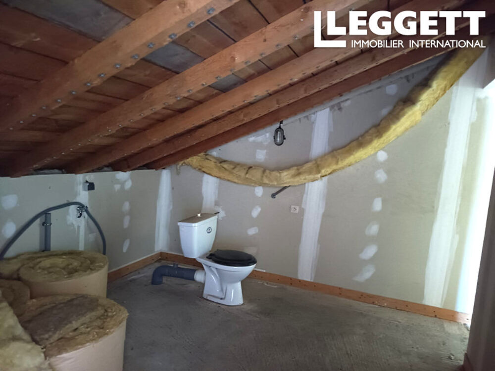 Vente Maison 3 propriétés à rénover au centre du village. Scrignac