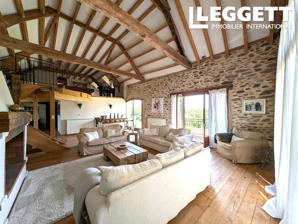 Vente Maison Superbe grange rénovée (2 salons, 5 chambres, 4 salles d'eau, salle de jeu), piscine, beau terrain avec vue Pradinas